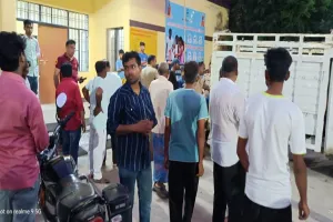 Ambedkar Nagar road Accident: बाइकों की टक्कर में दो युवकों की मौत, बालक गंभीर 