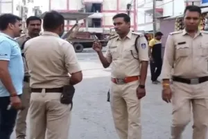 दिल्ली के वसंत कुंज में पिता ने चार बेटियों संग जहर खाकर दी जान, इलाके में हड़कंप