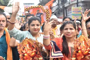 बरेली: गणपति बप्पा मोरया...हर्षोल्लास के साथ निकाली गई श्री गणेश शोभायात्रा