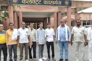 कासगंज: पटियाली के ग्रामीणों की मांग, टूटी पुलियों पर नाव का हो इंतजाम