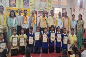 रामपुर : हमारे देश के इतिहास की पहचान है हिंदी... छात्र अभिनंदन-कवि सम्मेलन में दी प्रस्तुतियां