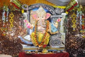  लखनऊ : घर-घर और पंडालों में विराजेंगे गणपति बप्पा, गूंजेगा ''गणपति बप्पा मोरया''