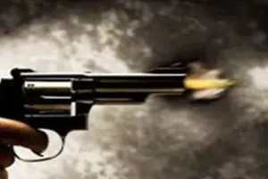 लखीमपुर खीरी: लुटेरों ने बाइक सवार को मारी गोली, पत्नी के जेवर लूटकर भागे