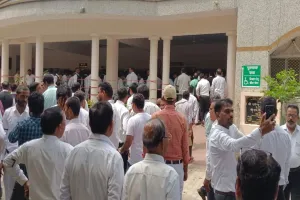 बाराबंकी : अधिवक्ता हित में मांगों को लेकर नारेबाजी, सौंपा ज्ञापन