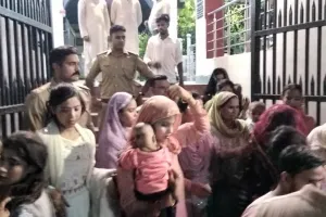 मुरादाबाद: दावत-ए-वलीमा में दूल्हा दुल्हन पक्ष में चले लाते घूंसे, 8 पर रिपोर्ट दर्ज