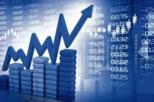 Stock Market: ट्रम्प के अतिरिक्त टैरिफ लगाने का निर्णय टालने से झूमा बाजार, सेंसेक्स 855 अंक चढ़ा, निफ्टी 24,100 अंक के पार