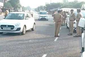 फूलपुर उपचुनाव: चप्पे-चप्पे पर पुलिस का पहरा, बैरिकेडिंग लगाकर वाहनों की तलाशी शुरू