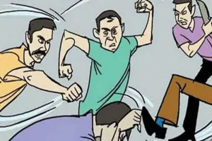 मुरादाबाद : पुरानी रंजिश के चलते दबंगों ने की एक परिवार के साथ जमकर मारपीट, वीडियो वायरल