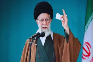 ईरान के सुप्रीम लीडर खामेनेई की इजरायल को चेतावनी, कहा- जरूरत पड़ी तो फिर करेंगे हमला...अरब के मुसलमानों से मांगा साथ