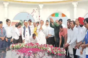 रामपुर में धूमधाम से मनाई गई गांधी जयंती, शहर विधायक बोले- बापू की अस्थियां दफन होना गर्व की बात