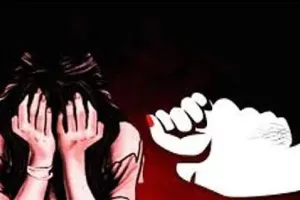 फेसबुक फ्रेंड ने होटल में मिलने बुलाया, दुष्कर्म करके बना ली वीडियो : 15 लाख ऐंठने के बाद भी यह फरमाइश