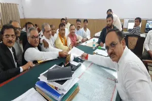 मुरादाबाद : भाजपा प्रत्याशी रामवीर ने कराया नामांकन, प्रदेश अध्यक्ष भूपेंद्र सिंह चौधरी बोले- सपा ने राहुल गांधी को साइकिल से उतारा