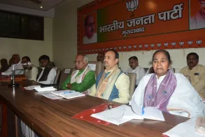 मुरादाबाद : मंत्री धर्मपाल सिंह ने कहा- कुंदरकी में अब विकास की होगी राजनीति, टोली बनाकर घर-घर वोटर सूची लेकर जाएं कार्यकर्ता 