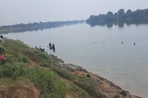 तमस नदी में मूर्ति विसर्जन करने गया युवक डूबा, नही लगा सुराग : घाट पर जुटी भीड़, परिवार में मचा कोहराम