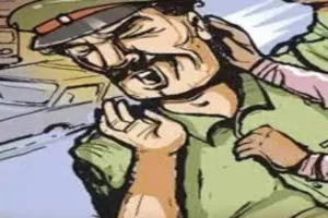 थाने में थानाध्यक्ष पर हमला, वर्दी फाड़ी, उंगली हुई फ्रैक्चर : हेड कांस्टेबल की तहरीर पर प्रधान पति समेत 16 पर केस