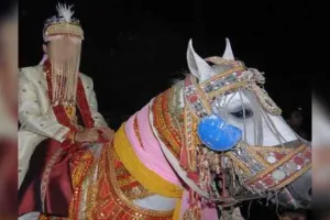 कासगंज: दलित दूल्हे का घोड़ी चढ़ना गुजरा नगवार तो किया बारातियों पर हमला