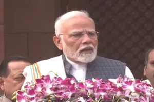 Parliament Session: पीएम मोदी ने कहा- मुट्ठी भर लोग ‘हुड़दंगबाजी’ से संसद को नियंत्रित करने का प्रयास कर रहे हैं