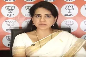 अरविंद सावंत के बयान पर भड़कीं BJP नेता शाइना एनसी, कहा- 'महिला हूं माल नहीं'