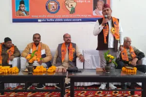 मजदूरों की शक्तियां बढ़ने पर ही झुकेंगी सरकारें  