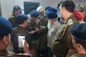 रामपुर: न्यायालय के आदेश पर नामजद बाबा अनूप सिंह की संपत्ति कुर्क 