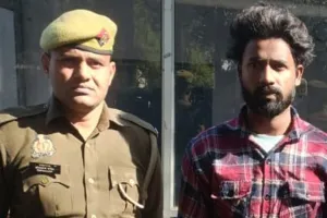 शाहजहांपुर: नौकरी का झांसा देकर बढ़ाई नजदीकियां, घर में घुसकर तमंचे के बल पर किया दुष्कर्म