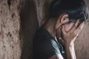 Bareilly: पिता स्मैक तस्कर...कैफे संचालक ने कर दी लड़की के साथ गलत हरकत, बेटी ने तेजाब पीकर दी जान