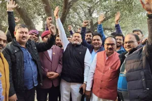 लखीमपुर खीरी : उत्पीड़न के विरोध में गरजे शिक्षक, तहसील में किया प्रदर्शन