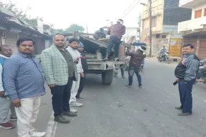 बाराबंकी: अतिक्रमण के खिलाफ चला अभियान, व्यापारियों में मचा हड़कंप