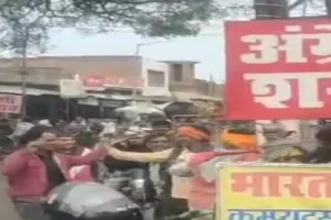 हरदोई: नशेबाजी में हुई पिटाई से युवक की मौत, गवाही के लिए घर से बुलाया