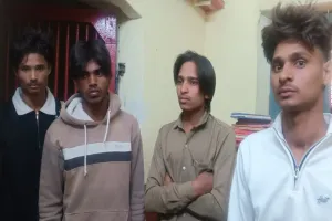 अमेठी: चलती ट्रेन में खूनी संघर्ष, दो घायल, एक युवक की मौत