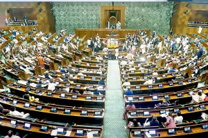 धनखड़ को पद से हटाने के प्रस्ताव संबंधी नोटिस पर राज्यसभा में हंगामा, कार्यवाही दिन भर के लिए स्थगित