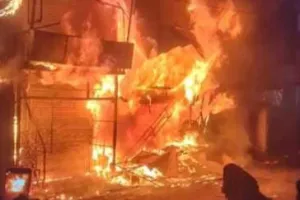 10 लाख लीटर पानी डाला, सुबह फिर धधकी आग