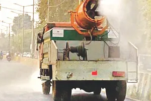 कानपुर में बिना नंबर प्लेट दौड़ रहे नगर निगम के वाहन: ट्रैफिक नियमों की उड़ा रहे धज्जियां, अधिकारी नहीं देते हैं ध्यान