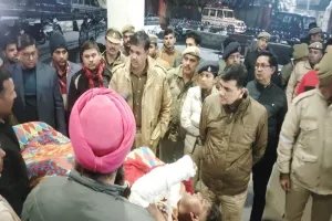 रामपुर में यूपी डायल 112 की गाड़ी पलटी, महिला सिपाही की मौत...3 पुलिसकर्मी घायल