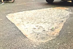 CM Yogi के आदेश का कानपुर में नहीं हो रहा पालन: नौबस्ता-हमीरपुर हाईवे पर सड़क कम, गड्ढे ज्यादा, अधिकारी नहीं ले रहे मरम्मत कराने की सुध  