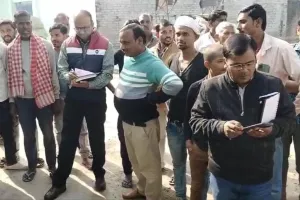 kannauj news : गली-गली घूमे जांच अधिकारी, ग्रामीणों ने गिनाए घोटाले