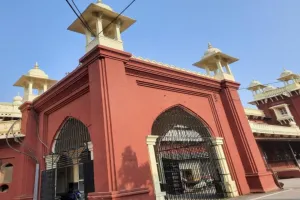 लखनऊ: सिविल कोर्ट में दो पक्षों में विवाद, जमकर हुई मारपीट 