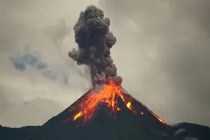 फिलीपींस में ज्वालामुखी विस्फोट, 87 हजार लोगों को सुरक्षित स्थानों पर पहुंचाया...घरेलू उड़ानें रद्द