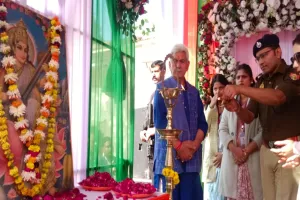 जम्मू कश्मीर के उपराज्यपाल ने दिया शिक्षा का मंत्र, कहा-संतोष का भाव उज्ज्वल भविष्य के लिए खतरा