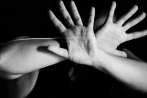  PGI: मामा ने पहले खुद लूटी भांजी की आबरू, फिर लखनऊ बुलाकर दोस्तों संग मिलकर तीन दिन तक किया यह घिनौनाकाम