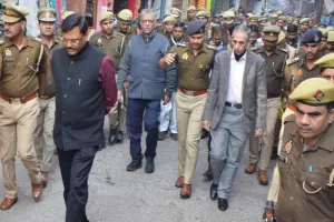 Sambhal Violence : संभल हिंसा जांच के लिए पहुंची न्यायिक आयोग की टीम, हिंसा का सच जानने की कोशिश की