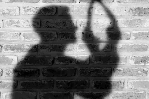 बदायूं: पत्नी से विवाद के बाद युवक ने लगाई फांसी...परिजन बोले हत्या हुई है