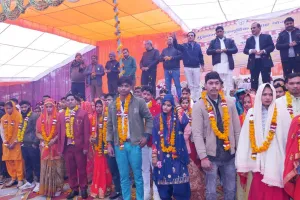 कासगंज : सात फेरों में सात जन्मों का हुआ साथ, दांपत्य सूत्र में बंधे 123 जोड़े