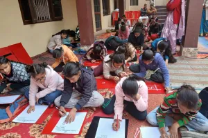 हल्द्वानीः ऐपण बनाकर लोक संस्कृति को किया जीवित 