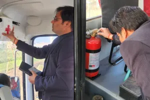 कासगंज : राष्ट्रीय सड़क सुरक्षा के अंतर्गत की चेकिंग, पांच स्कूली वाहनों के किए चालान, एक सीज