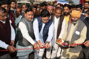 कासगंज : अमांपुर से नगला गुलरिया सड़क के चौड़ीकरण का कार्य हुआ शुरू