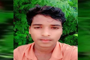 कासगंज: बरगद के पेड़ में आ रहा था करंट, चपेट में आकर 10वीं के छात्र की मौत