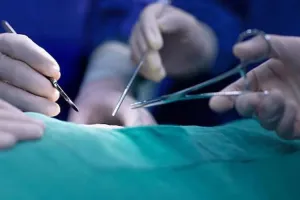 Bareiily: डॉक्टर का कारनामा! ऑपरेशन के दौरान मरीज की काट दी गलत नश, मामला पहुंचा SSP ऑफिस