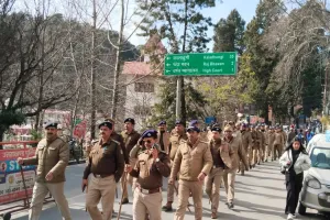 निकाय चुनाव को लेकर पुलिस ने निकाला पैदल मार्च   