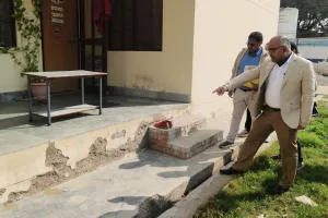 Kanpur DM जितेन्द्र प्रताप सिंह का औचक निरीक्षण जारी: ग्रीनपार्क स्टेडियम में 80 बेड के छात्रावास व पशु चिकित्सा पालीक्लीनिक पहुंचे, लगाई फटकार